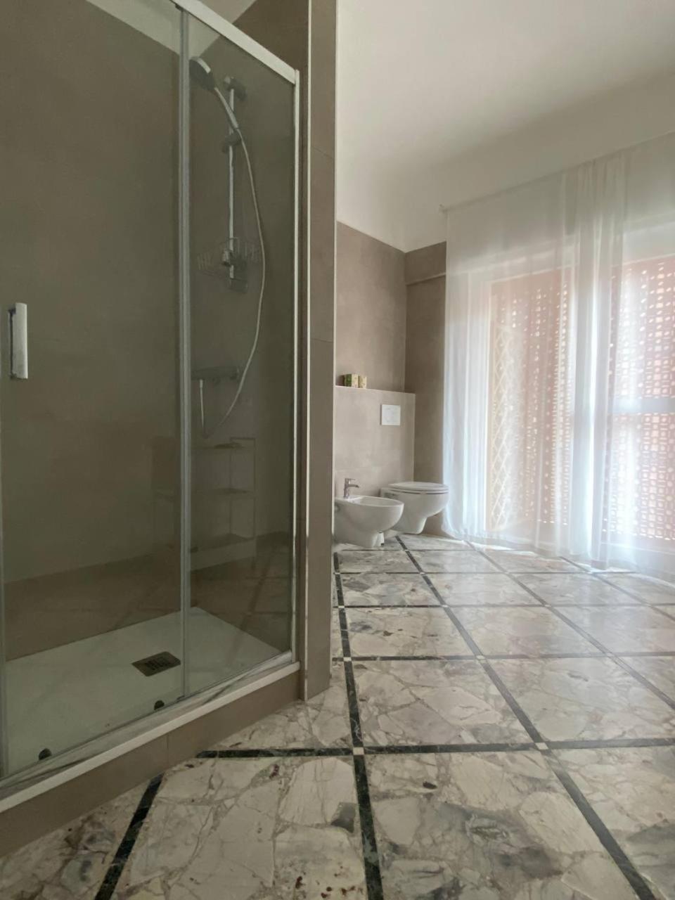 Quintino Sella Suites Бари Екстериор снимка