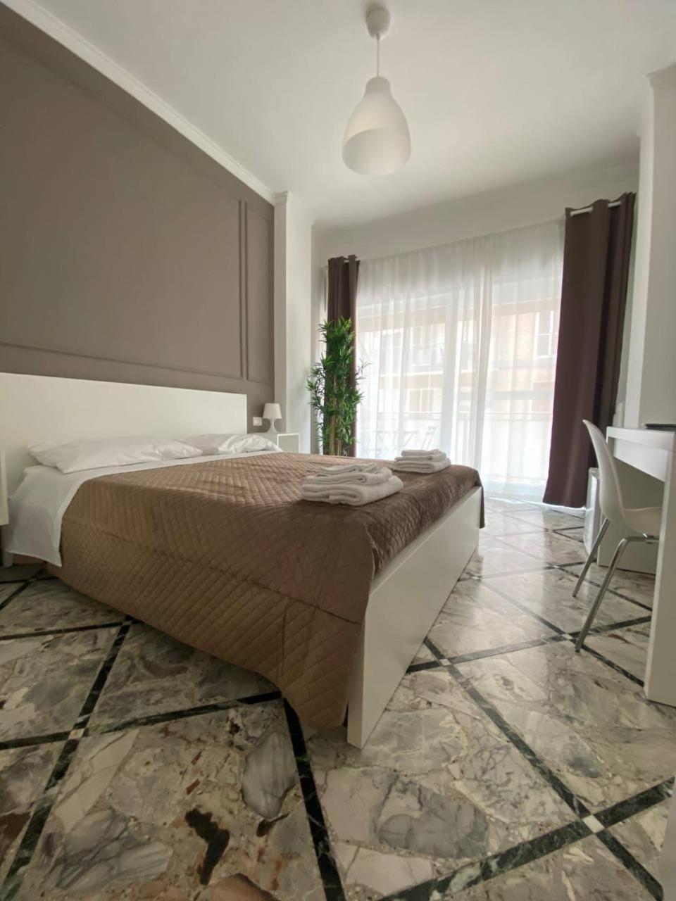Quintino Sella Suites Бари Стая снимка